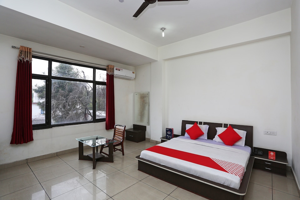 OYO 29384 Hotel Blue Sapphire, Udhampur, Udhampur
