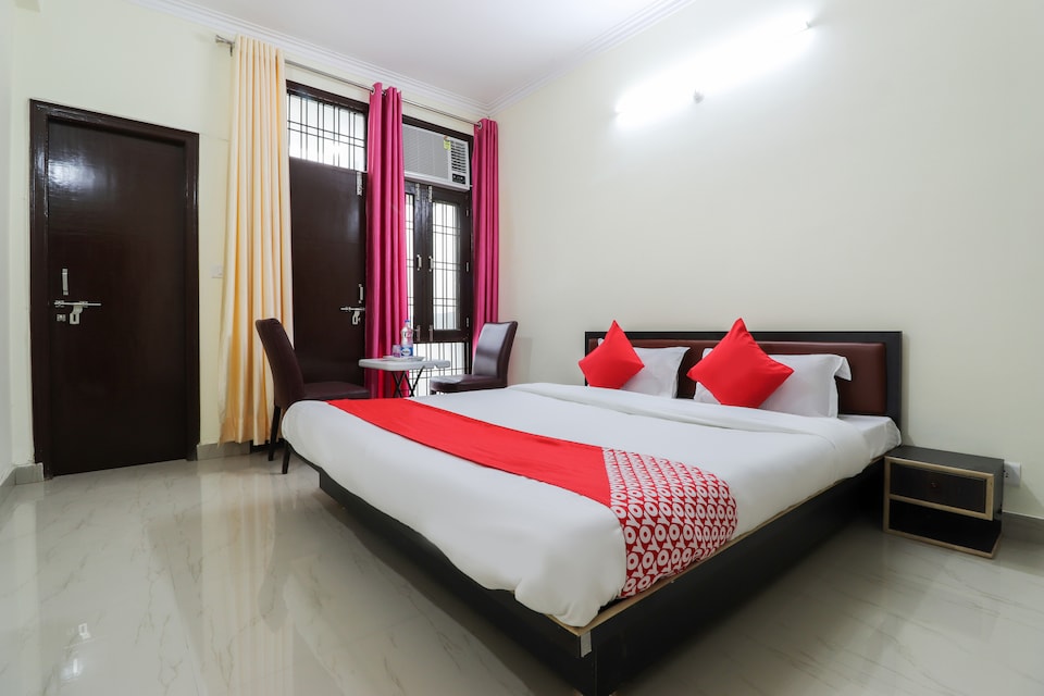 OYO 29403 Krishna Inn, Gomti Nagar Lucknow, Lucknow