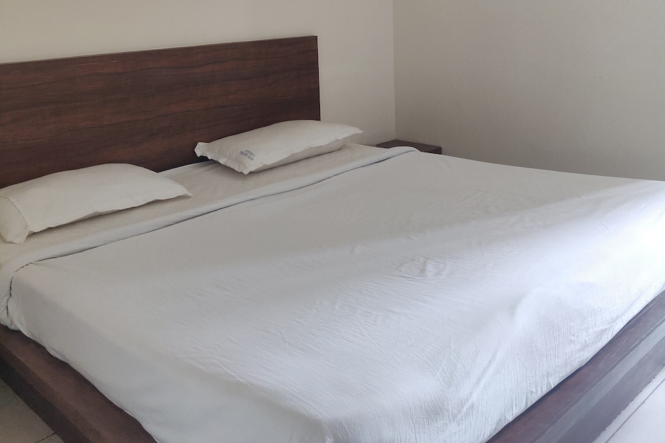 SPOT ON 29404 Kruthika Comforts, Hassan, Hassan