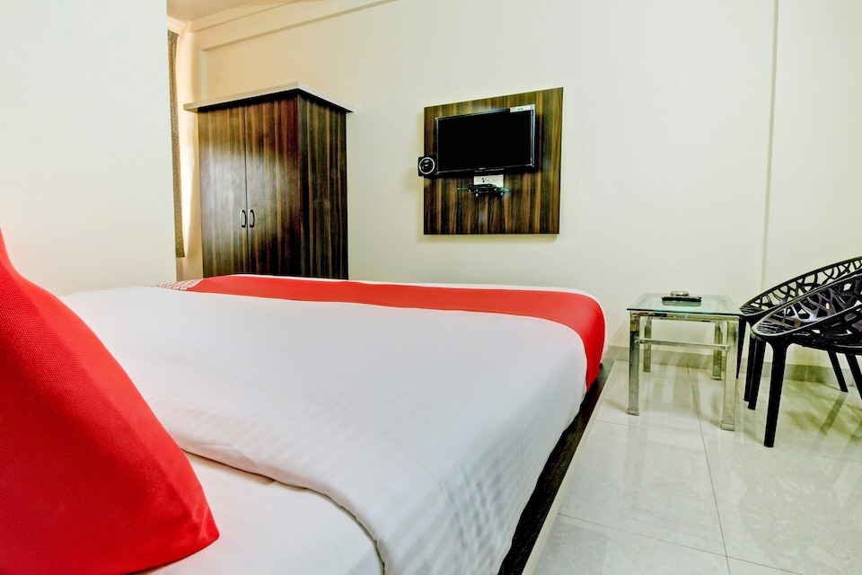 OYO 29405 Leela Paradise, Hassan-II, Hassan