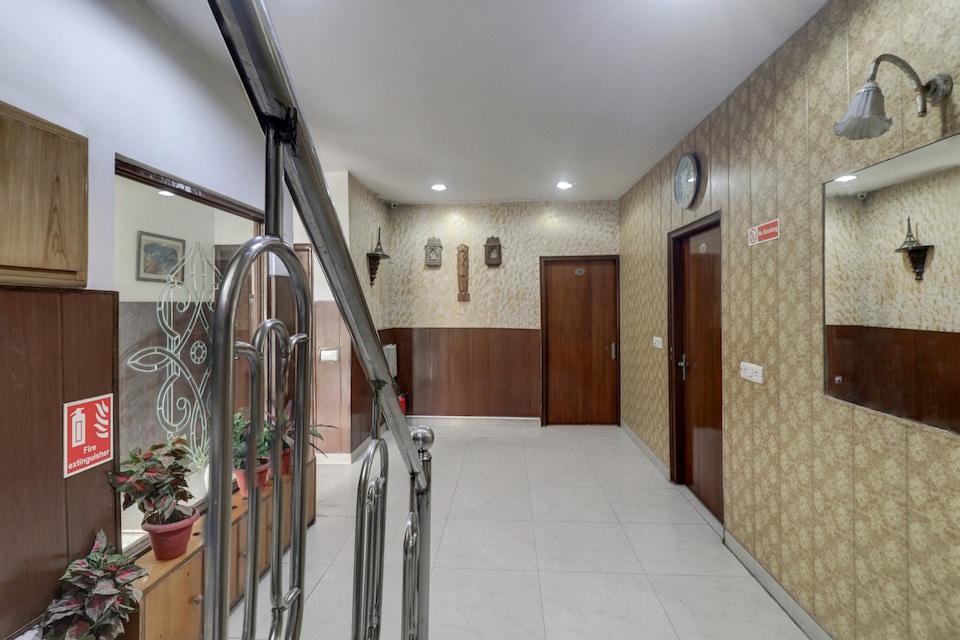 OYO Flagship 3402 Imperial Oak Near Kingdom Of Dreams, Cyber City, Gurgaon