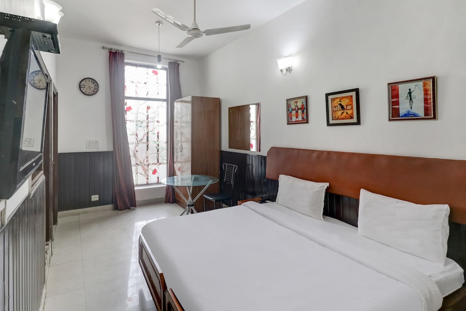 OYO Flagship 3402 Imperial Oak Near Kingdom Of Dreams, Cyber City, Gurgaon