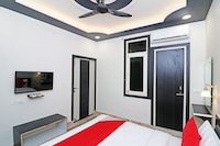 HOTEL O 03 TOWN HOUSE Shaheed Captain Shubham Gupta metro station