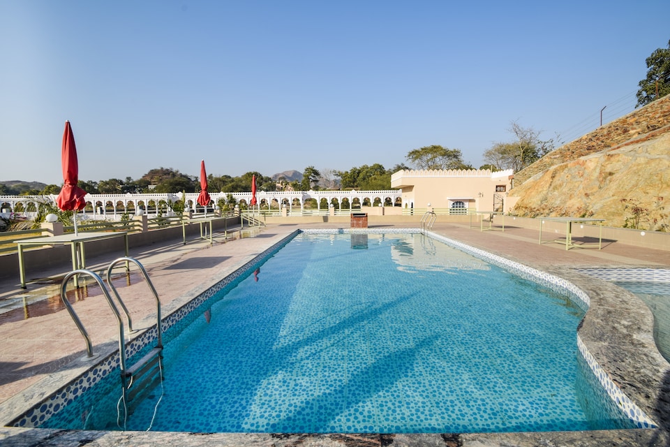 Capital O 29428 Riviera Madaar Resort, Fateh Sagar, Udaipur