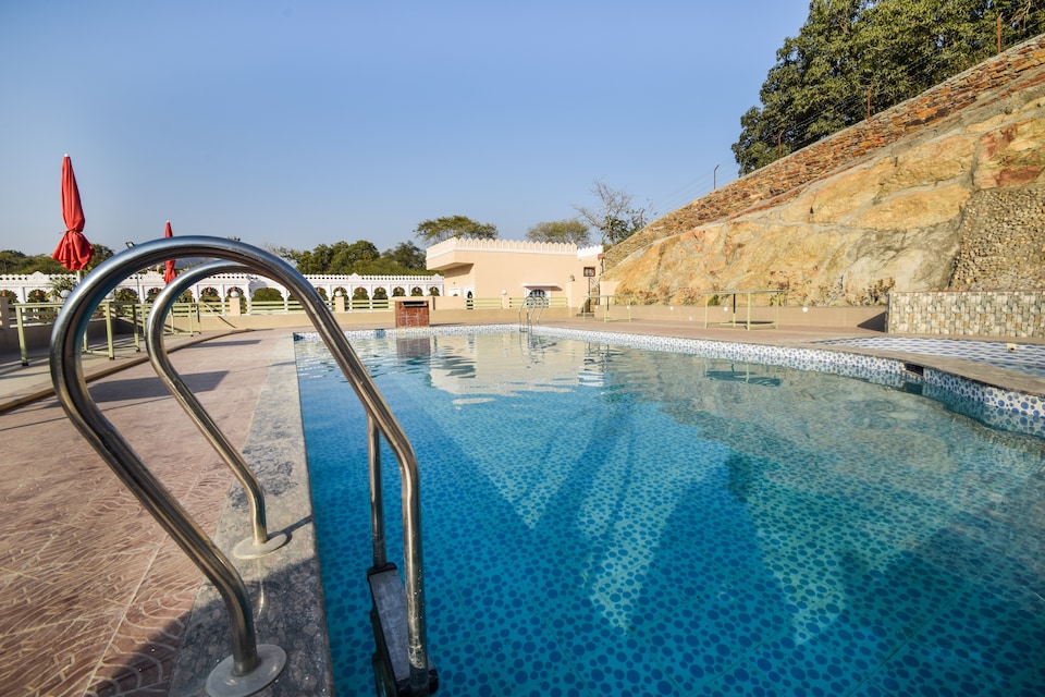 Capital O 29428 Riviera Madaar Resort, Fateh Sagar, Udaipur