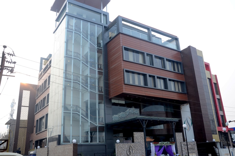 OYO 3403 Vijay Paradise, Vikas Nagar Lucknow, Lucknow