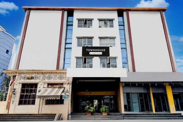 Townhouse Narayanaguda Metro Station Formerly Hotel Anshu Grand