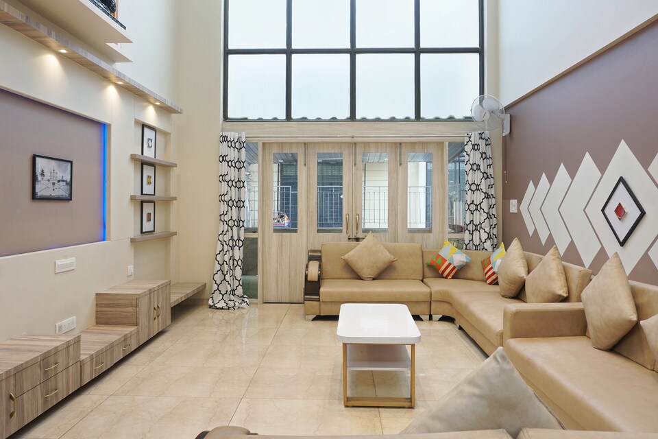 OYO Home 29516 Luxurious Stay Pisoli, Pune Camp, Pune