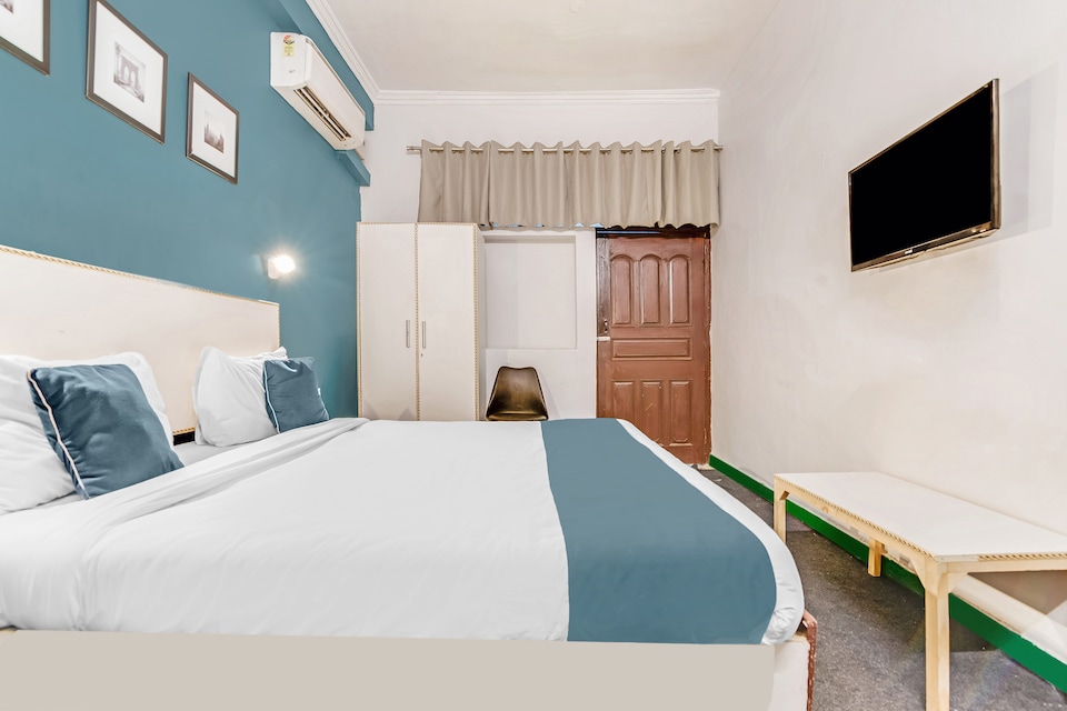 OYO SilverKey 29520 Metro Hospital Noida, Noida City, Noida