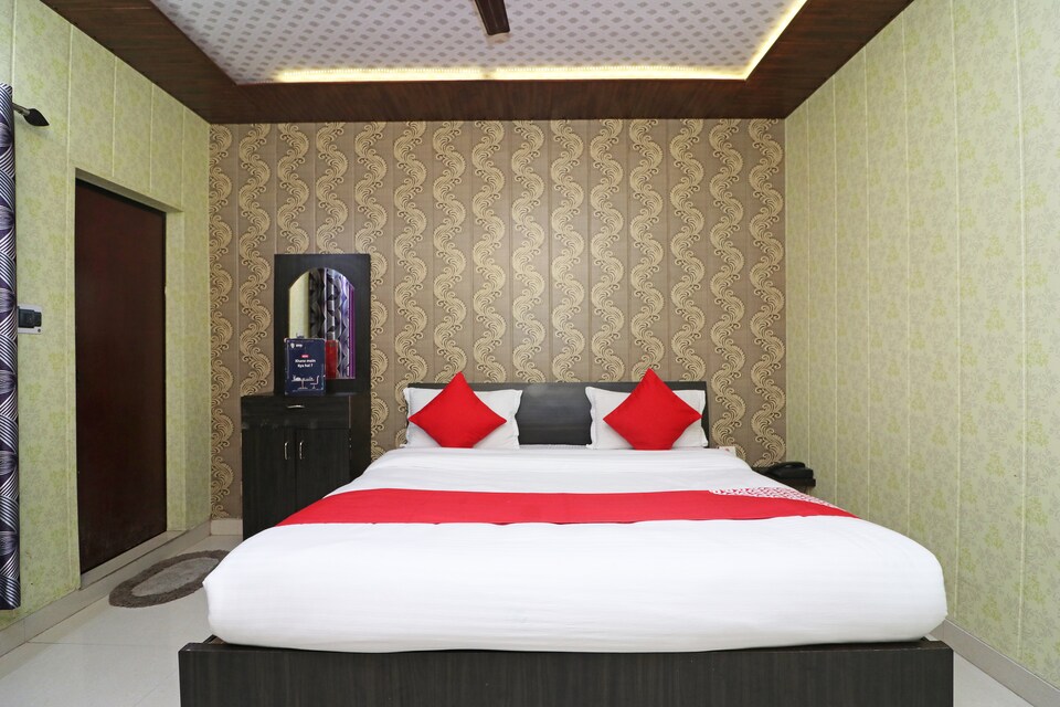 OYO 29523 Hotel Jordan & Restaurant, Tikonia Haldwani, Haldwani