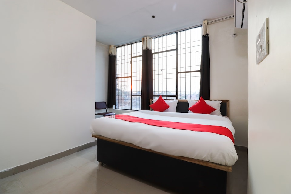 OYO 29536 Hotel Sr Inn, Alambagh Lucknow, Lucknow