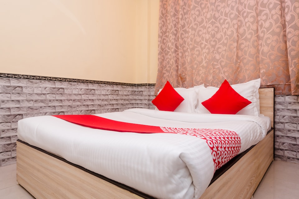 OYO 29550 Hotel Nivara, Mumbai-Vashi-Turbhe-Sanpada, Mumbai