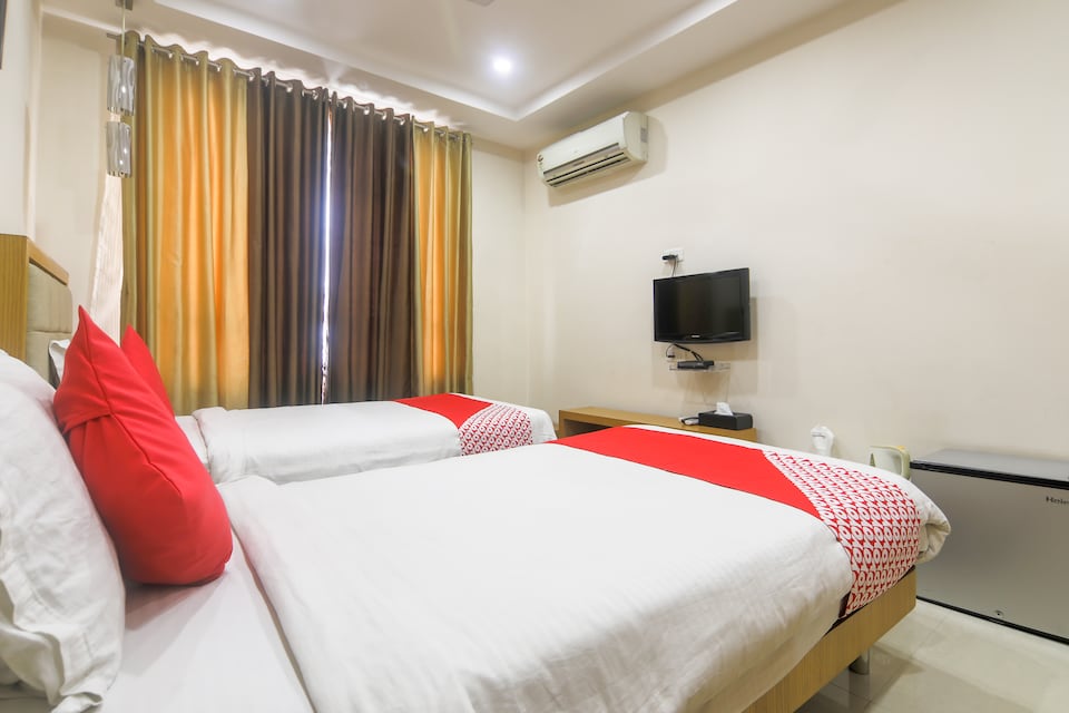 Capital O 29561 Hotel Brahmaputra Residency, Ulubari Guwahati, Guwahati