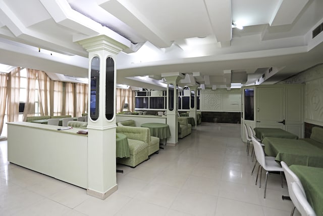 Collection O Hotel Mid Town