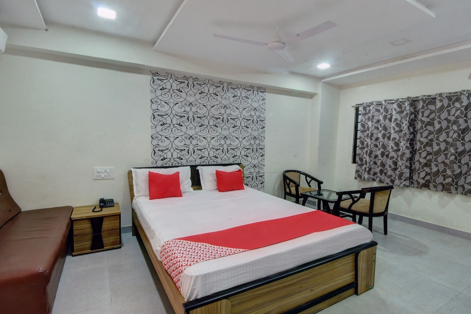 OYO 29573 Santoshi Hometel, Raichur, Raichur
