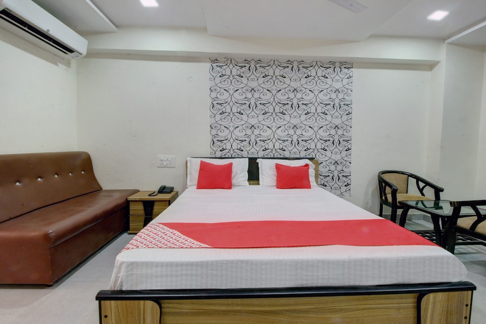 OYO 29573 Santoshi Hometel, Raichur, Raichur