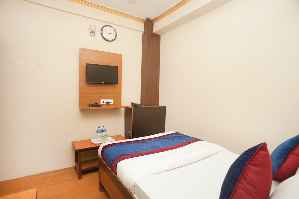 OYO 314 Hotel Holy Palace, Dhangadhi, Dhangadhi