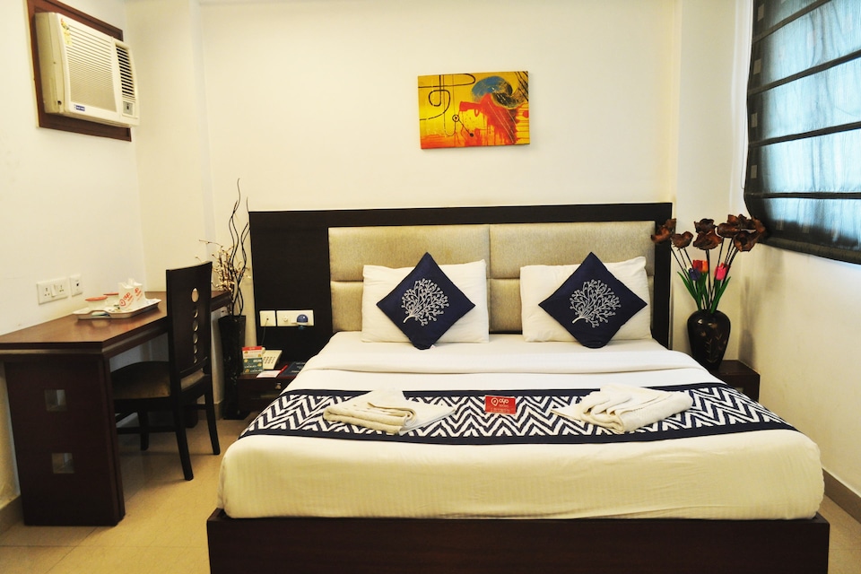 OYO Rooms 146 Behind Galleria Market, Huda 2, Gurgaon