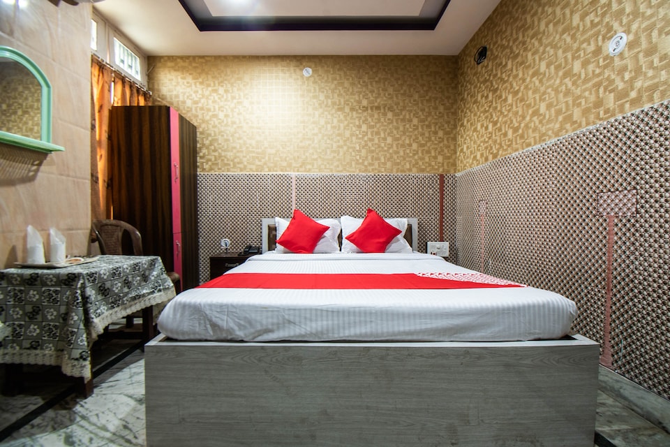 OYO 29606 होटल सेंटर पॉइंट, Railway station Hajipur, हाजीपुर