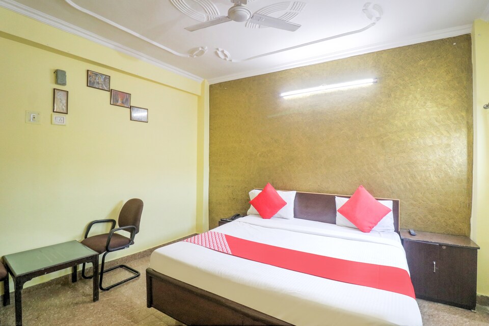 OYO 29629 Atlas, Airport Delhi, Delhi Transit