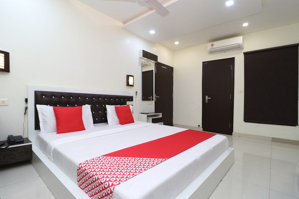 OYO 29637 Hotel Kakkar, CMC Hospital Ludhiana, Ludhiana