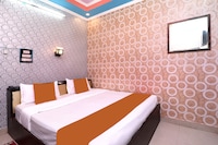 OYO 29647 Hotel Heaven