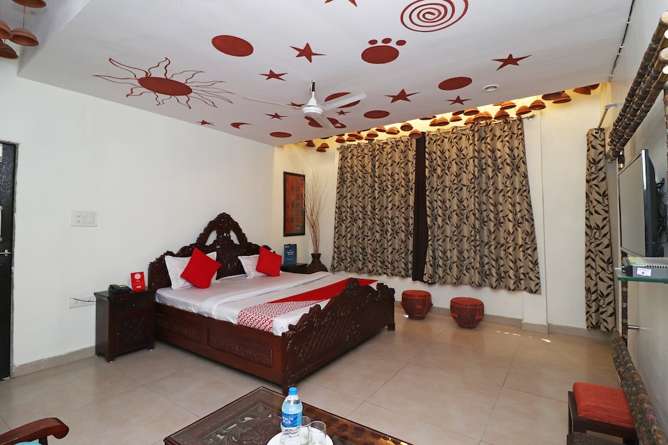 OYO 29648 हॉलिडे होम्स और रिज़ॉर्ट, Kolar Road, भोपाल