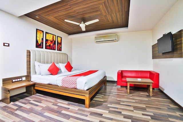 OYO 29657 Hotel The Emerald