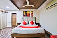 OYO 29657 Hotel The Emerald