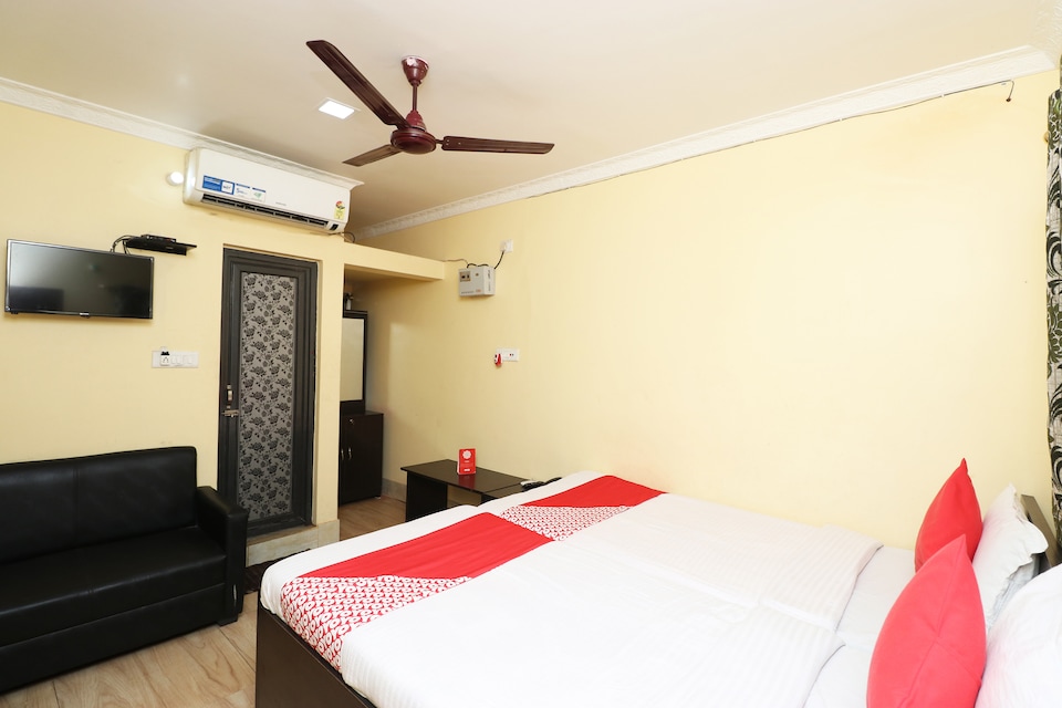 OYO 29658 Matree Lodge, Beltola Guwahati, Guwahati