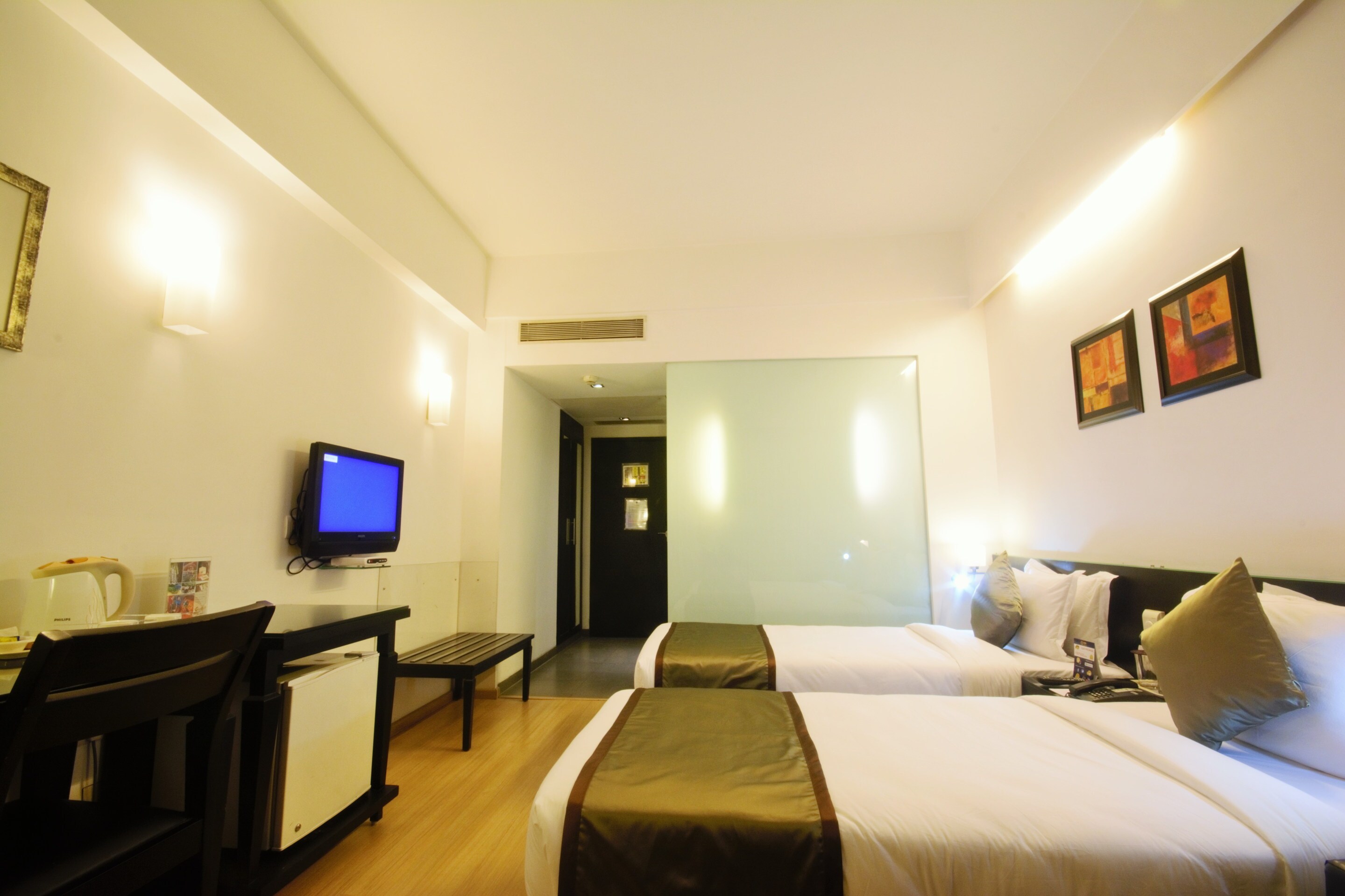 Oyo 3414 Comfort Inn Sunset Premium Ahmedabad Book 3539 Oyo