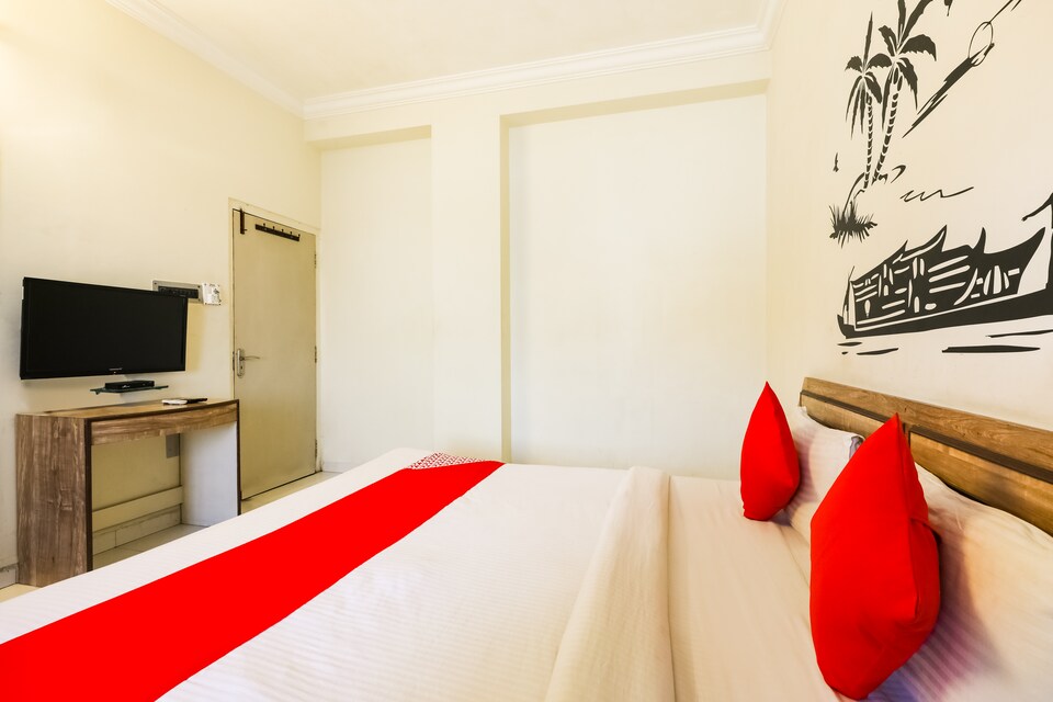 Collection O 14421 Hotel Grand Tower, Main Market Ujjain, Ujjain