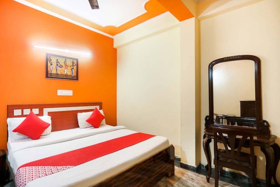 OYO Hotel Heaven, Ghaziabad City, Ghaziabad