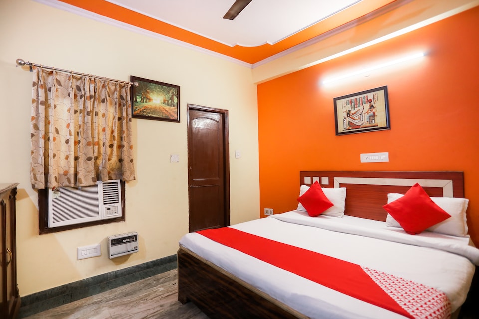 OYO Hotel Heaven, Ghaziabad City, Ghaziabad