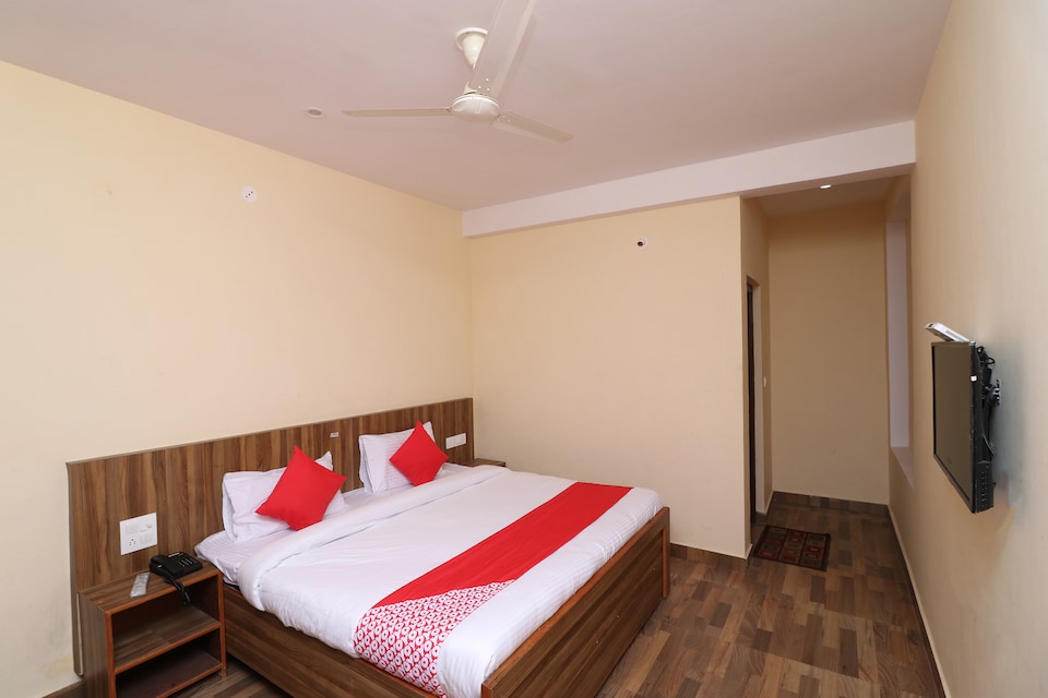 OYO 29715 Stone Cafe & Rooms, McLeod Ganj, Mcleod-Ganj