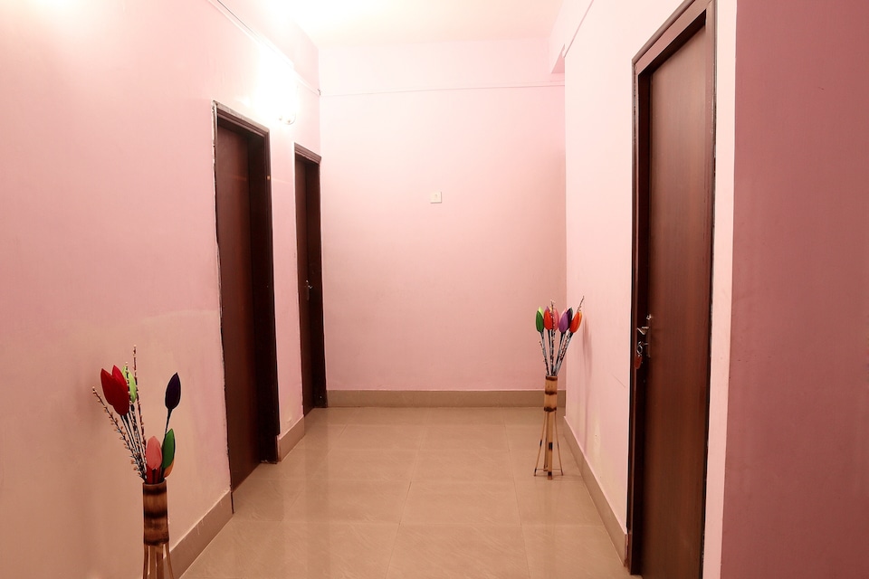 OYO 3418 Hotel Amit, Park Circus Kolkata, Kolkata