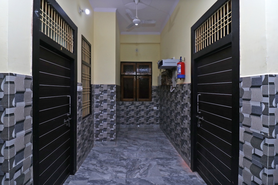 OYO 29732 Sai Vila, Railway Station Allahabad, Prayagraj