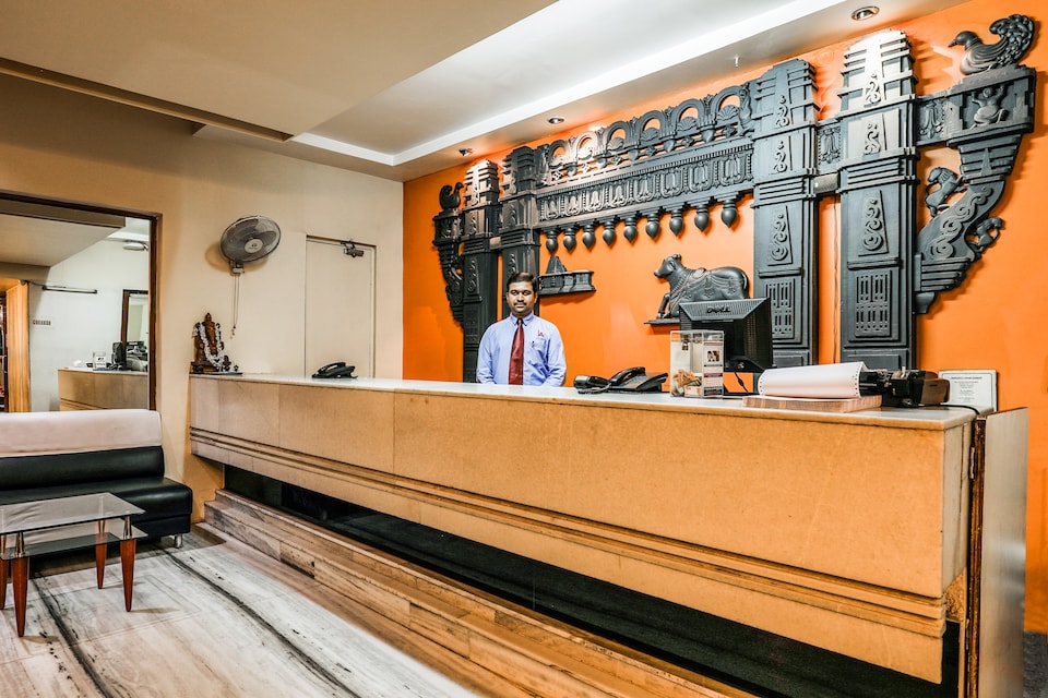 Capital O 3420 Hotel Ashoka, Nakkalagutta Hanamkonda Warangal, Warangal