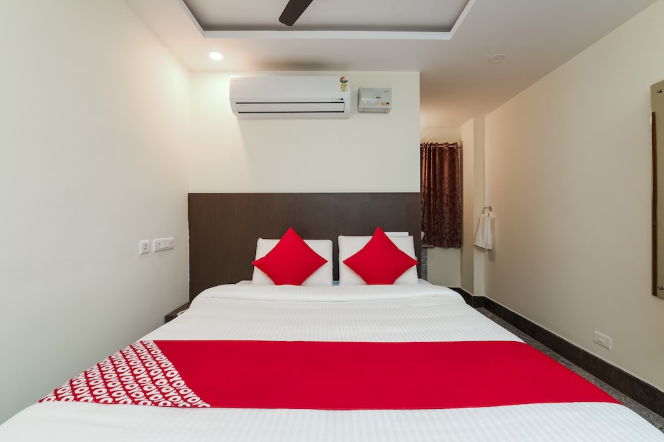 OYO 29754 Sri Lakshmi Srinivasa Grand, Transit Tirupati, Tirupati