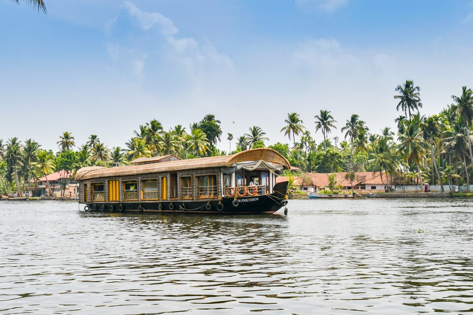 OYO 29758 Amare Houseboat, Alappuzha Backwaters, Punnamada Alleppey