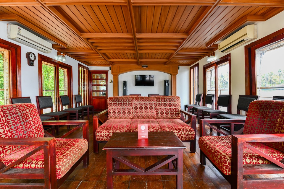 OYO 29758 Amare Houseboat, Alappuzha Backwaters, Punnamada Alleppey