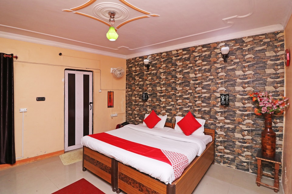 OYO 29782 Himalayan Retreat Neelkanth , Mall Road Nainital, Nainital