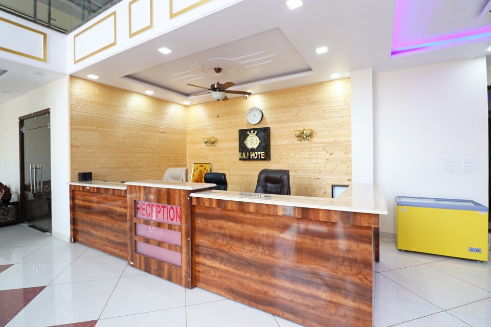 OYO 29790 Raj Hotel, Hamirpur city, Hamirpur