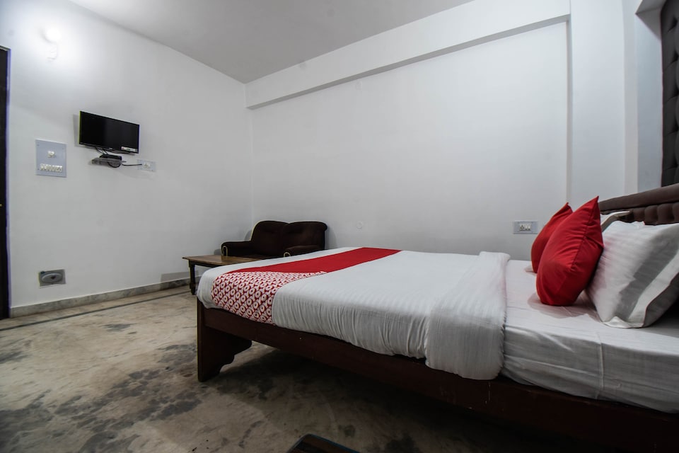 OYO 29792 Piyush Hajipur, Railway station Hajipur, Hajipur