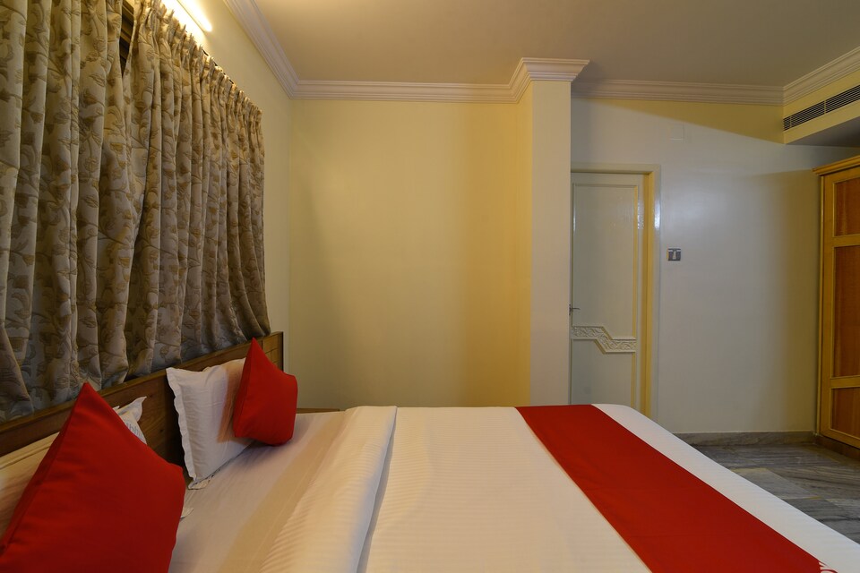OYO 29799 Hotel Abhiram, Nellore Bus Station, Nellore