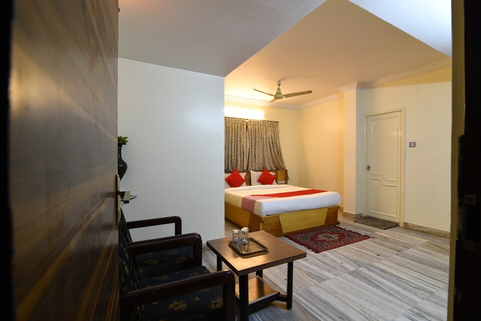 OYO 29799 Hotel Abhiram, Nellore Bus Station, Nellore