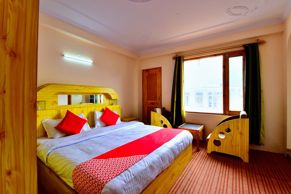 Live on MNL1074, Naggar Road, Manali