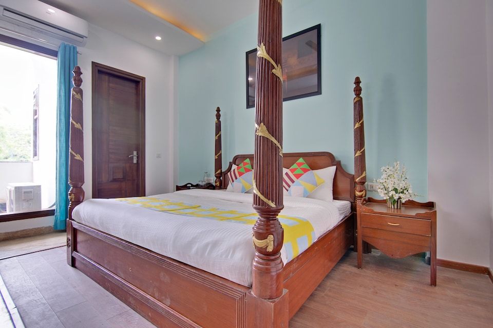 OYO Home Luxurious Rooms Sushant Lok Near Appu Ghar, Golf Course Road, Gurgaon