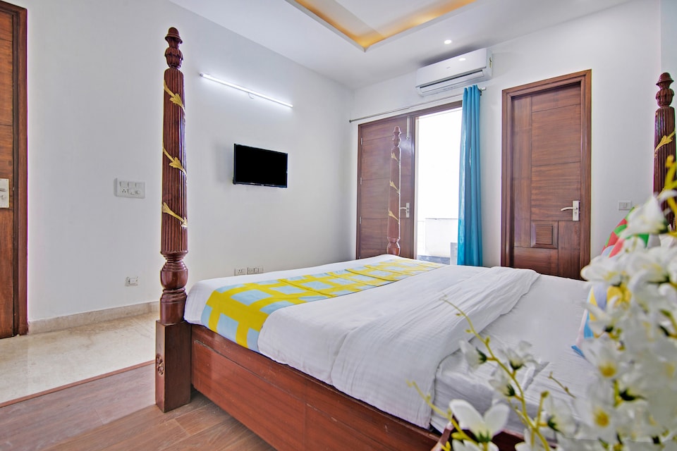 OYO Home Luxurious Rooms Sushant Lok Near Appu Ghar, Golf Course Road, Gurgaon
