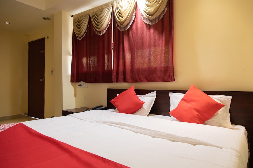 Capital O 29848 Hotel Aditya Inn, Dharampeth Nagpur, Nagpur